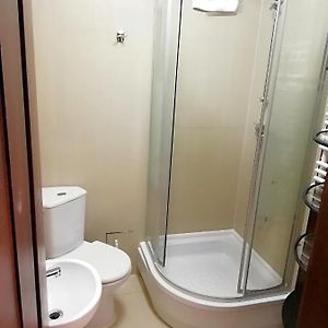 Pokój z dwoma pojedynczymi łóżkami